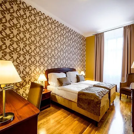 Alexander Hotell 4*