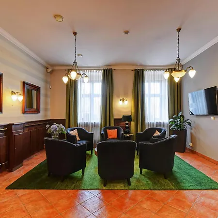 Alexander Hotel
