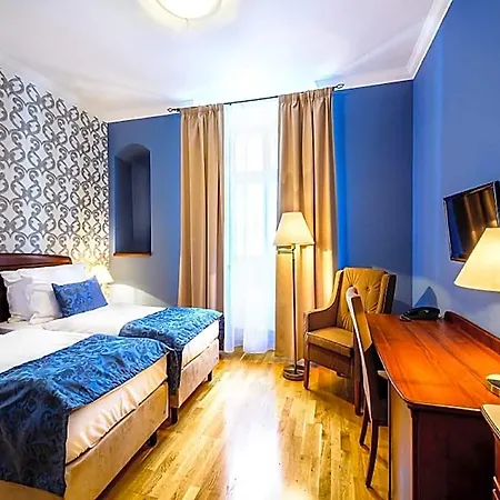 Alexander 4*