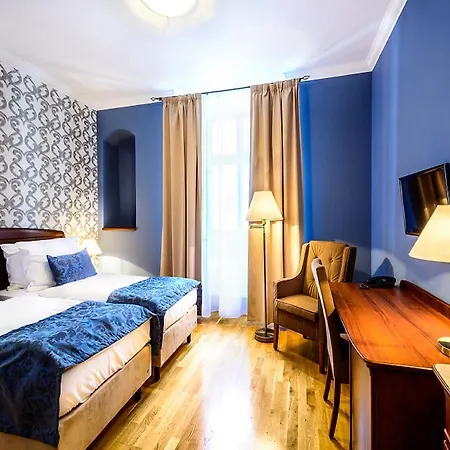 Hotell Alexander 4*